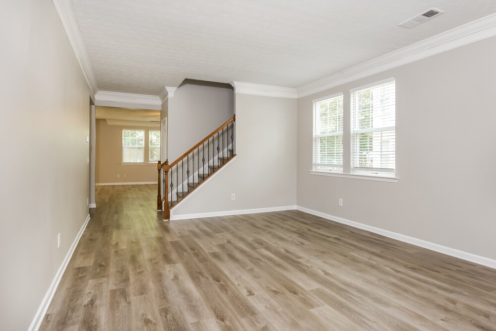 3-Bed Rental on 2110 Valley Creek photo 5