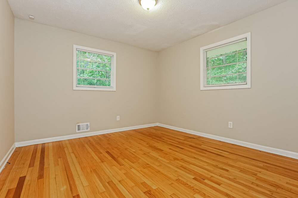 3-Bed Rental on 6570 Elsie Street photo 5