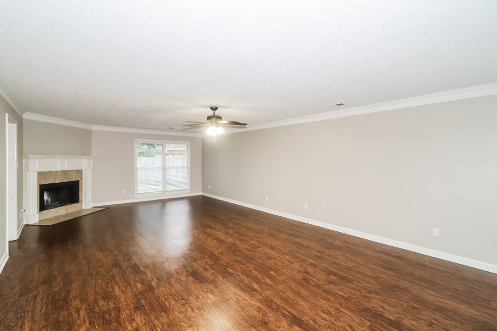 4-Bed Rental on 300 N Ericson photo 5