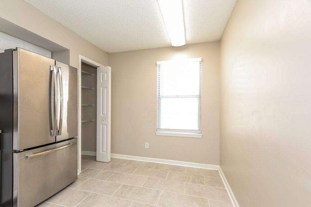 3-Bed Rental on 282 Aquarius Cir photo 6