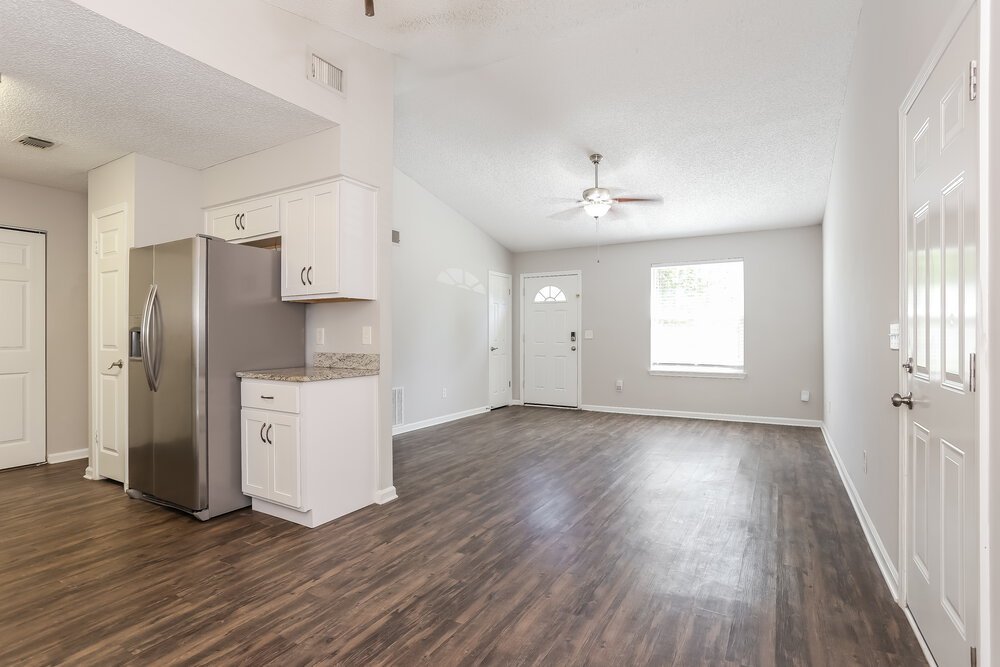 3-Bed Rental on 3695 Deer Crossing photo 6