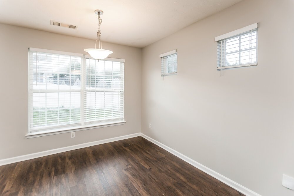 4-Bed Rental on 320 Arrowhead Dr photo 6