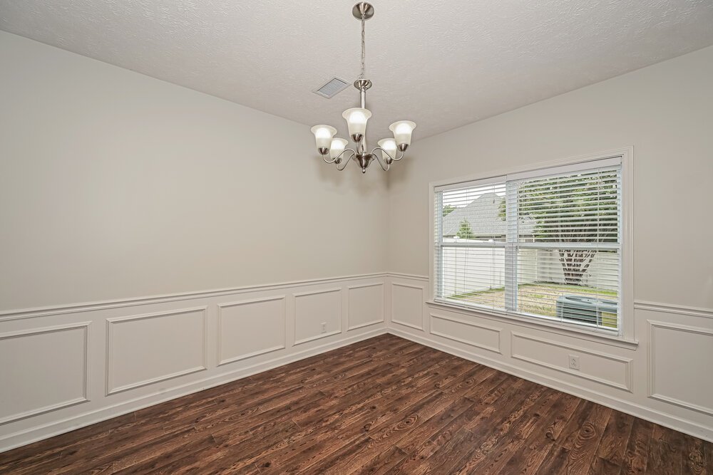 3-Bed Rental on 3524 Oval Hesson photo 6