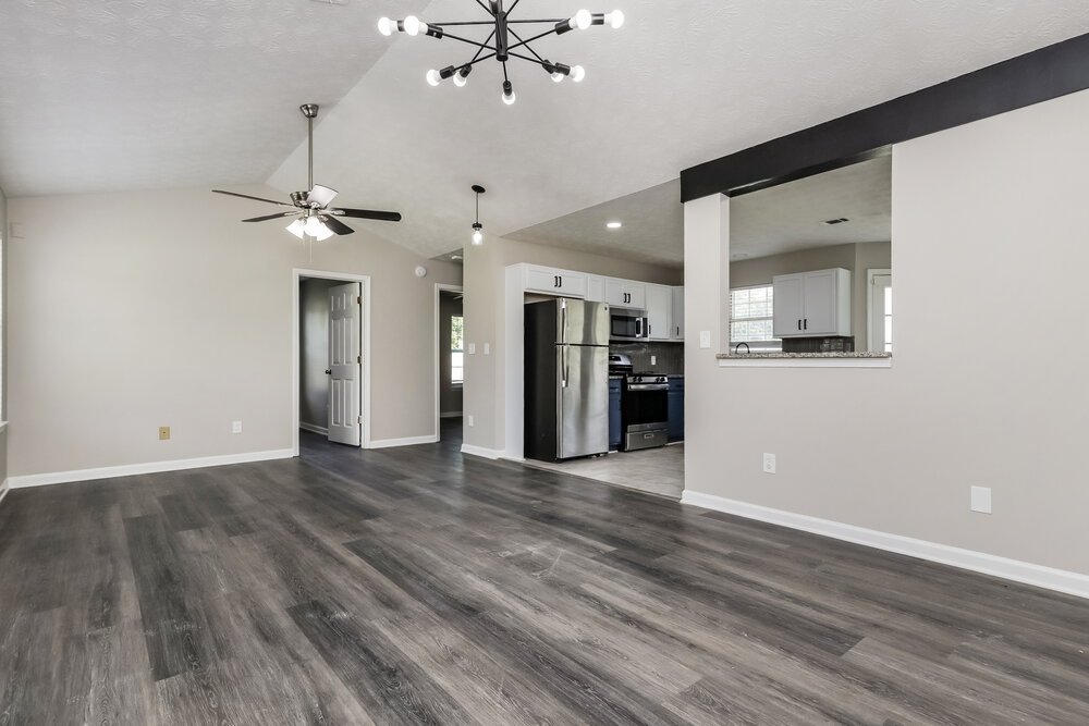 3-Bed Rental on 211 Adam Cir photo 6