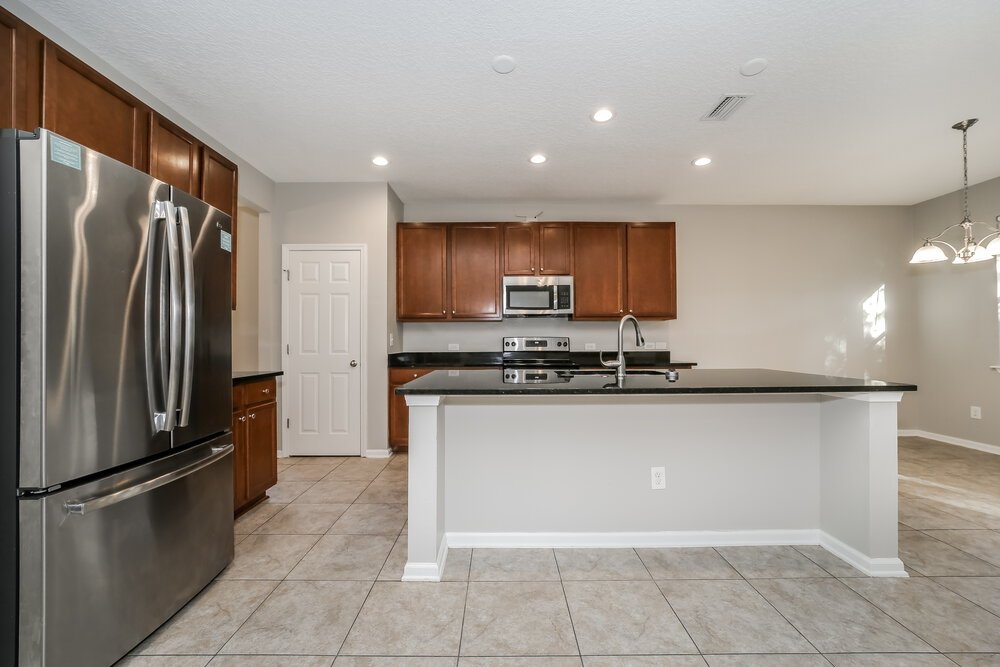 4-Bed Rental on 1606 Creek Point photo 6
