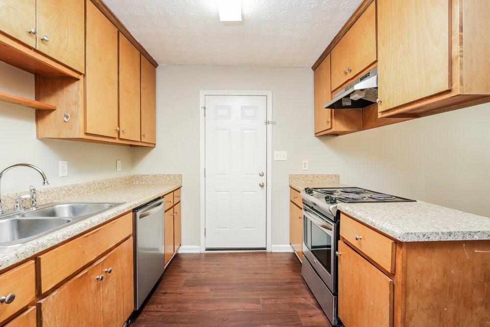 3-Bed Rental on 465 Rosehill Drive photo 6