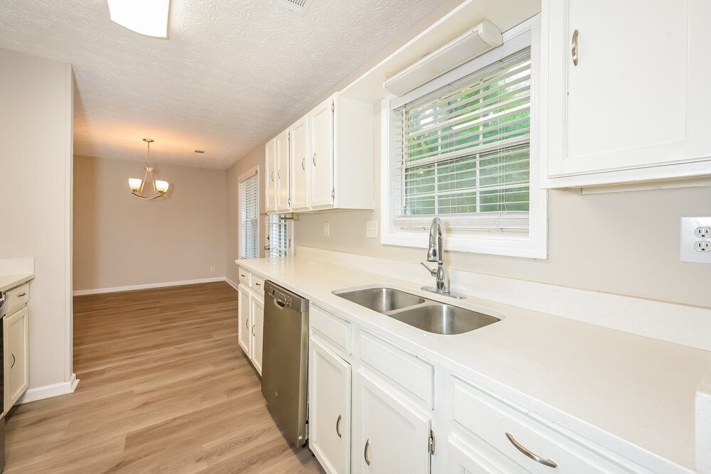 3-Bed Rental on 5406 Cindy Ln photo 6