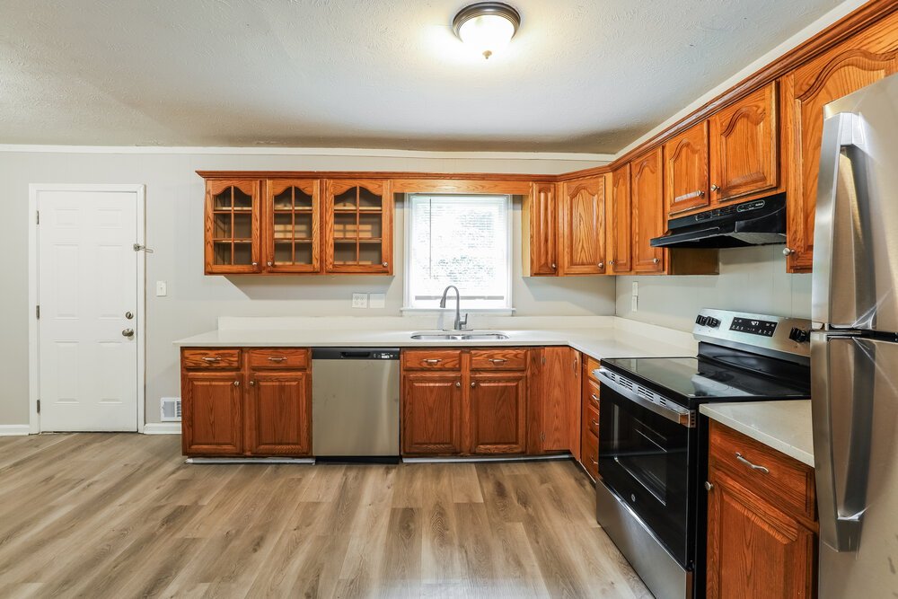 3-Bed Rental on 1338 W Stoneybrook photo 6
