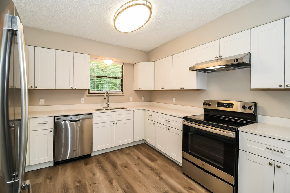 3-Bed Rental on 6267 Island Forest photo 6