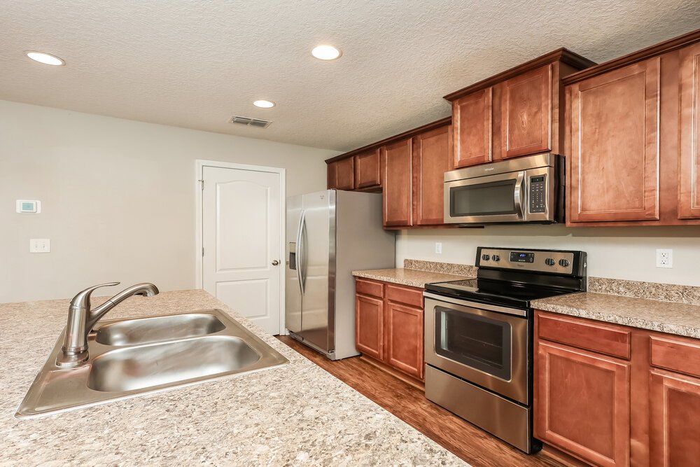 3-Bed Rental on 3800 Falcon Crest photo 6
