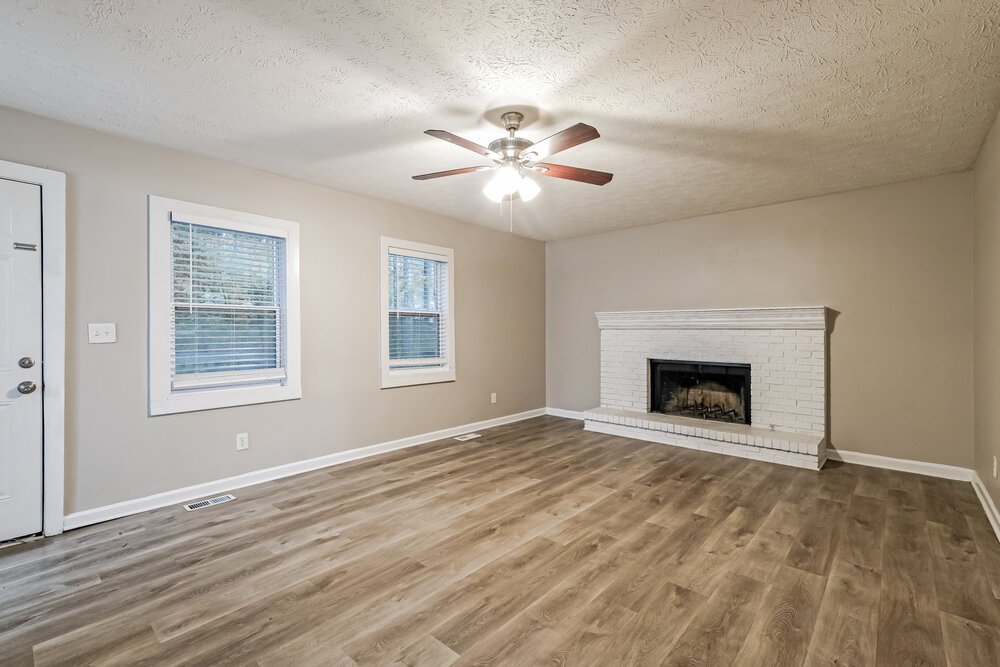 4-Bed Rental on 1910 Meadowchase Ct photo 6
