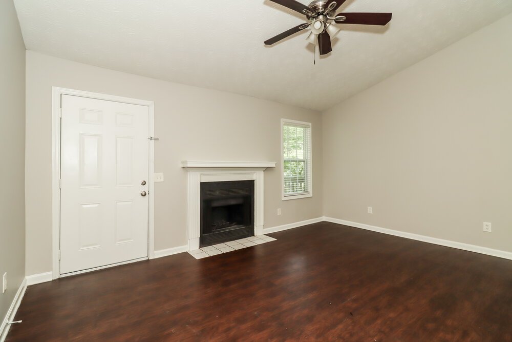 4-Bed Rental on 1799 Killarney Dr photo 6