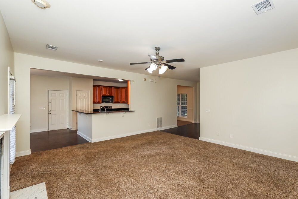 4-Bed Rental on 122 The Boulevard photo 6