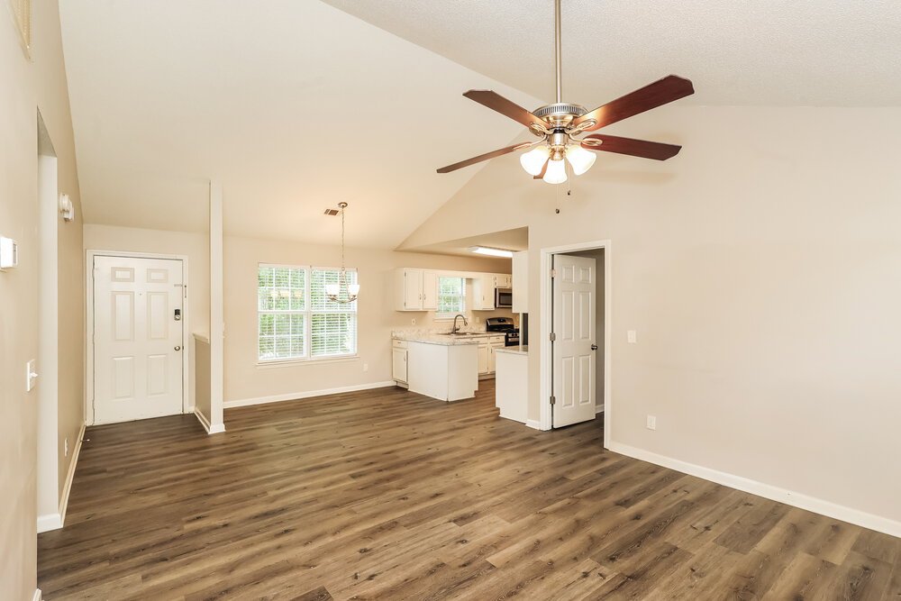 3-Bed Rental on 1310 Waterton Trl photo 6
