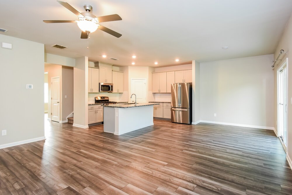 5-Bed Rental on 6068 Hickory Creek photo 6