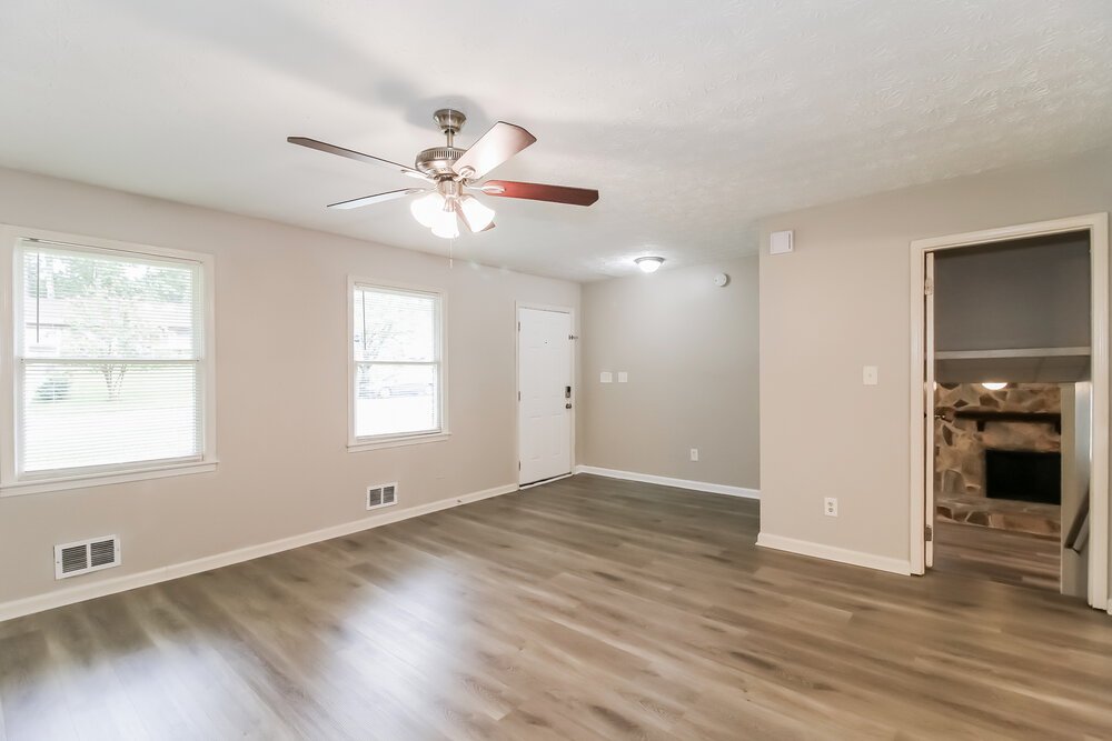 3-Bed Rental on 6183 Fieldcrest Dr photo 6