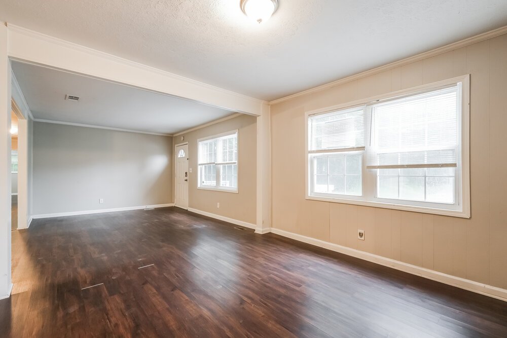 3-Bed Rental on 1165 Sw Wisteria photo 6