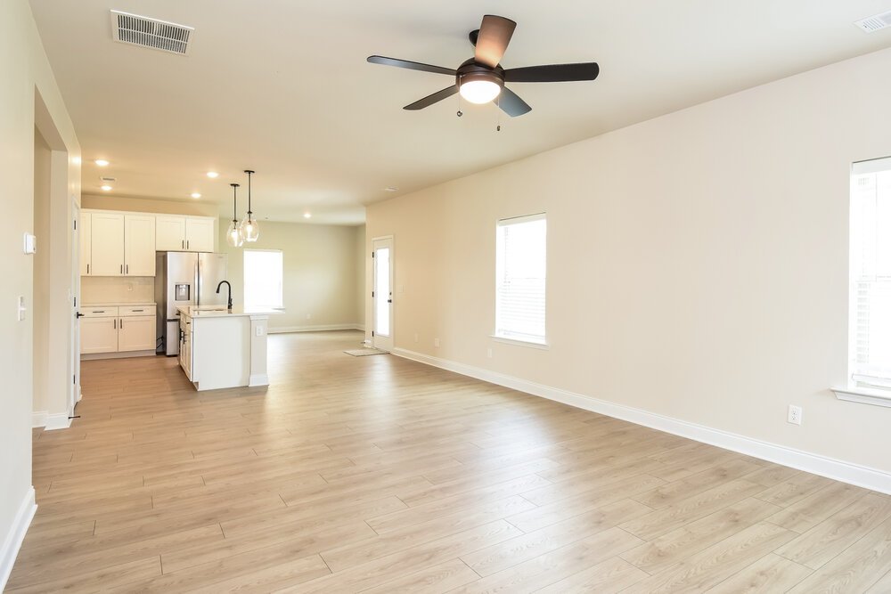 5-Bed Rental on 116 Cantrell Way photo 6