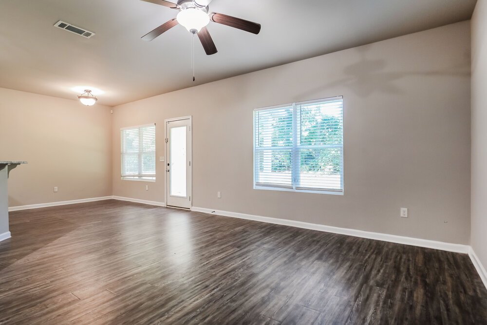 4-Bed Rental on 1871 Simmons Lane photo 6