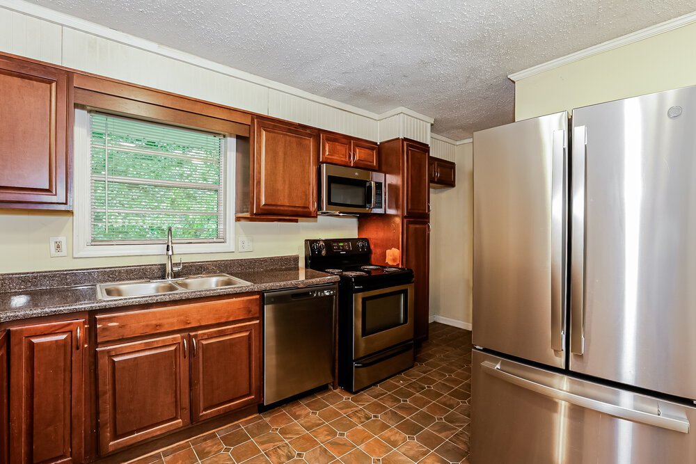 3-Bed Rental on 6570 Elsie Street photo 6