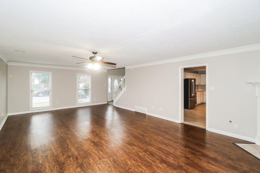 4-Bed Rental on 300 N Ericson photo 6
