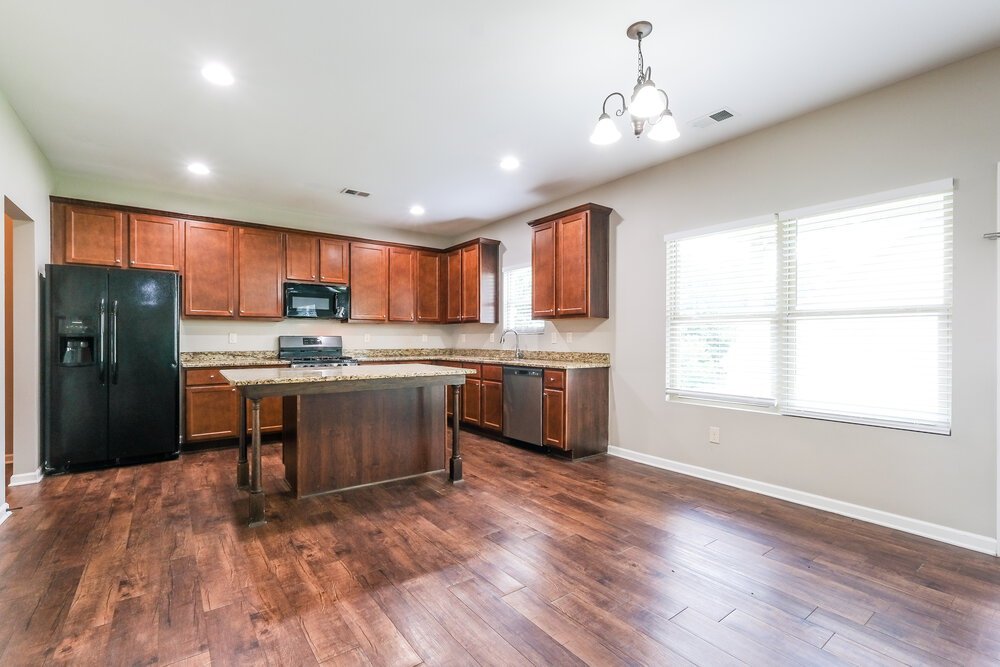 4-Bed Rental on 2127 Juniper Ives photo 7
