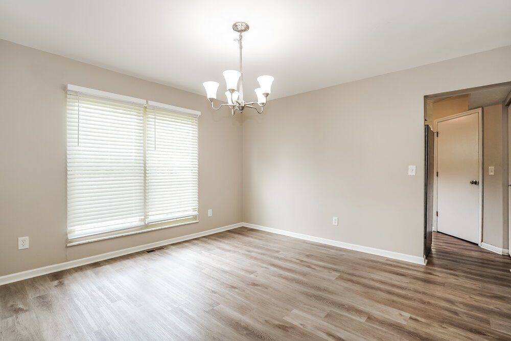 4-Bed Rental on 1127 Crestview St photo 7
