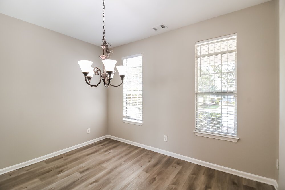 4-Bed Rental on 618 Brookwater Dr photo 7