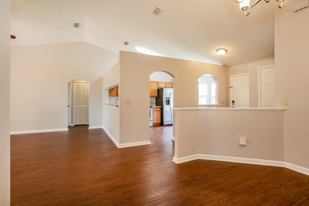 4-Bed Rental on 3268 Avalon Dr photo 7