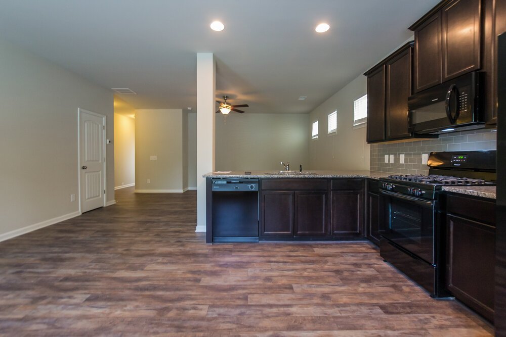 3-Bed Rental on 357 E Broad photo 7