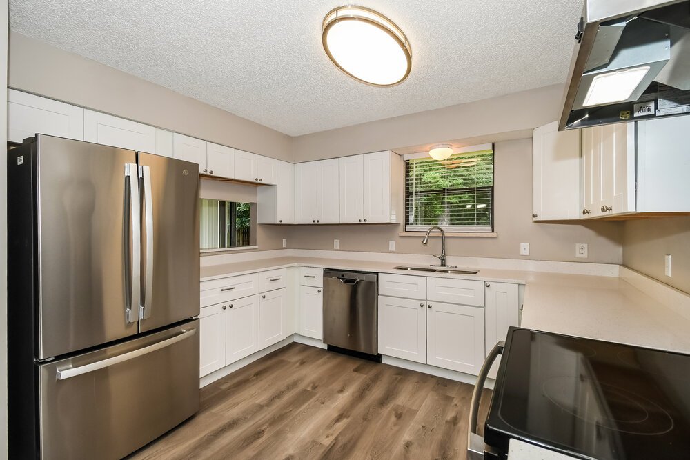 3-Bed Rental on 6267 Island Forest photo 7