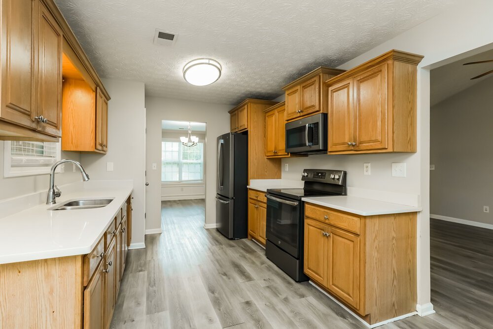 5-Bed Rental on 95 Cliff View photo 7
