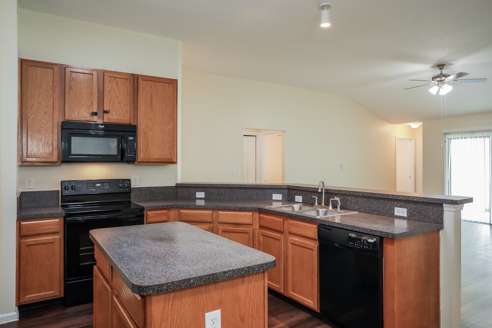 4-Bed Rental on 3460 Live Oak photo 7