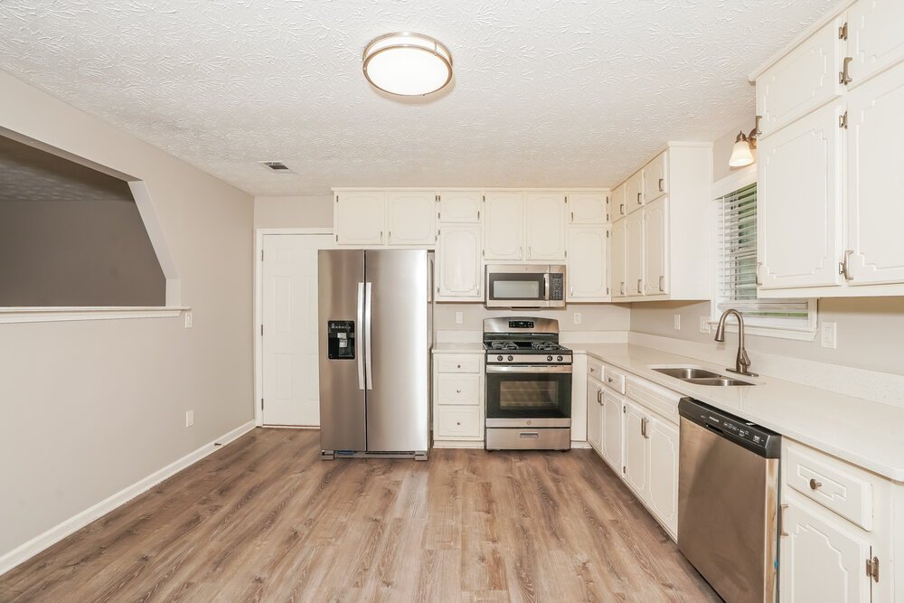 3-Bed Rental on 915 Walnut Creek photo 7