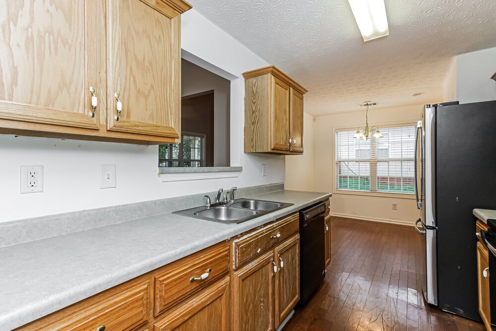 3-Bed Rental on 437 Camella Cir photo 7