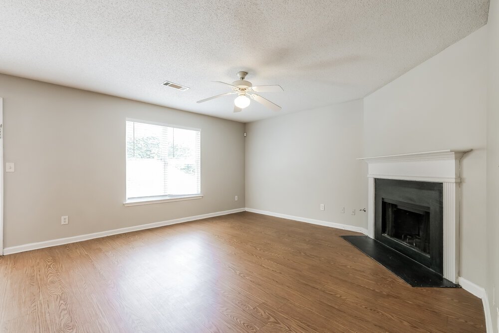 4-Bed Rental on 3038 Summer Breeze photo 7