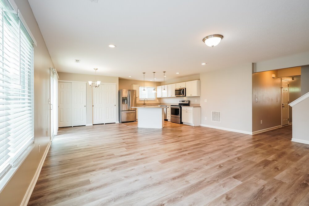 4-Bed Rental on 7500 Willow Leaf photo 7