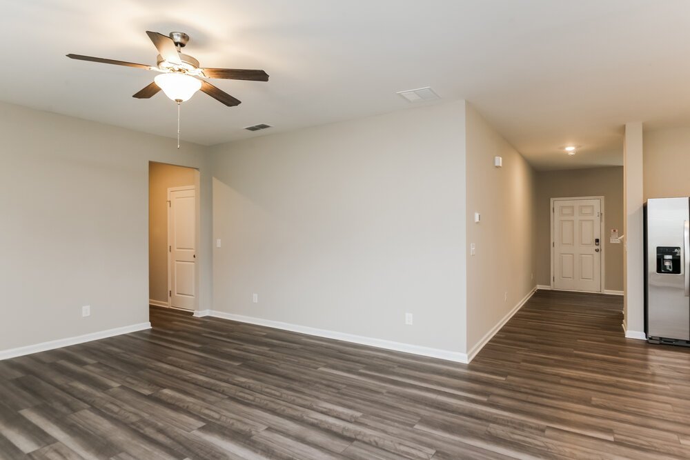 4-Bed Rental on 50 Hyde Park photo 7
