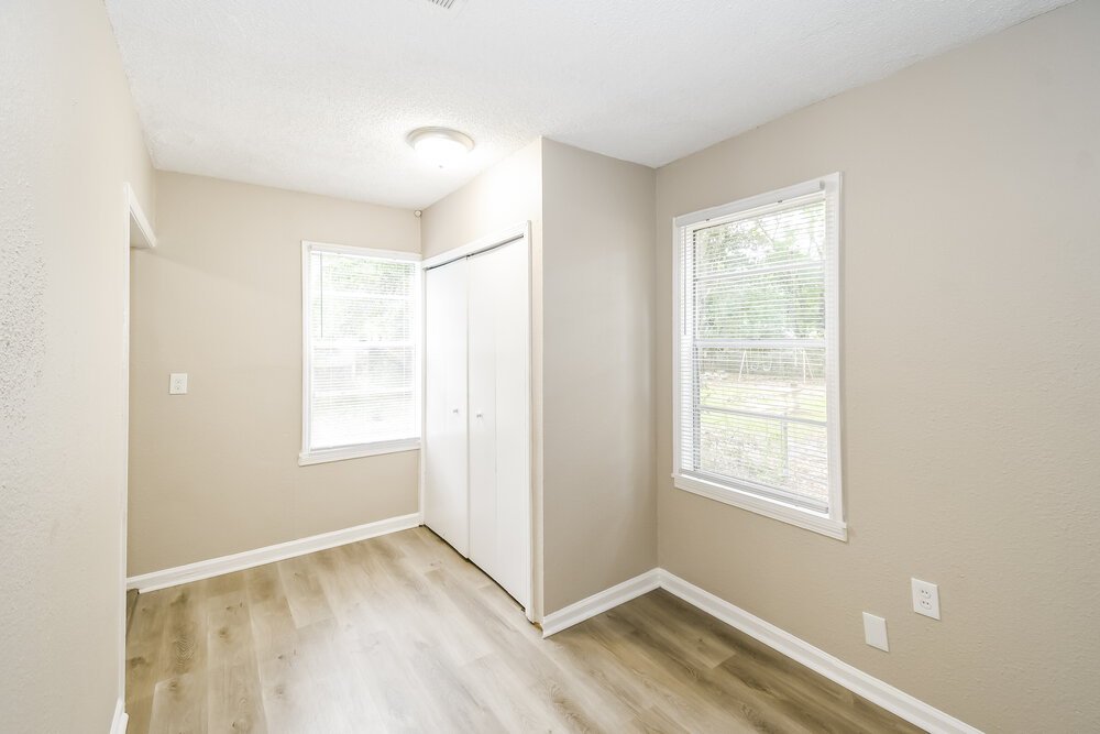 3-Bed Rental on 1031 Bunker Hill photo 7