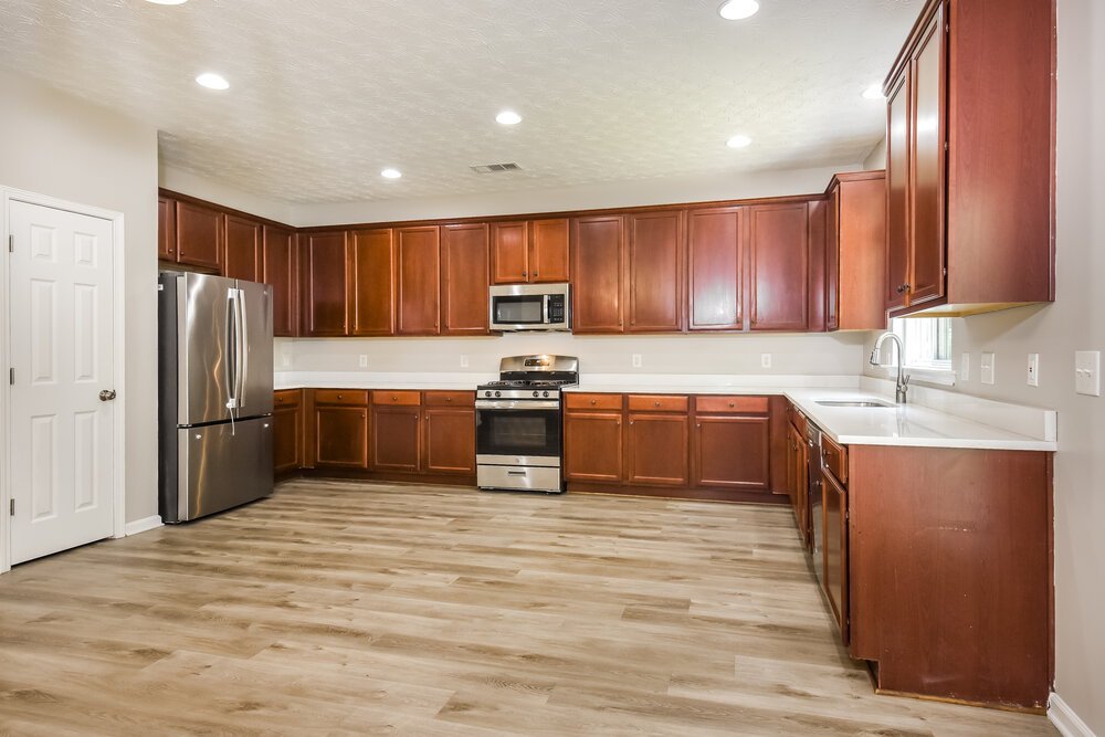3-Bed Rental on 2110 Valley Creek photo 7