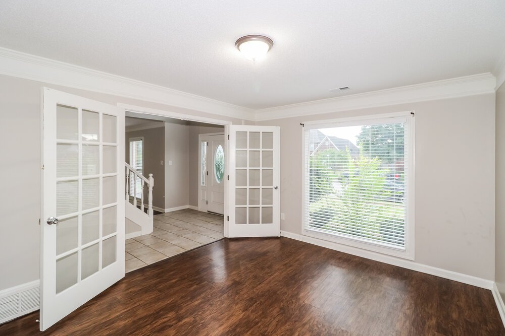 4-Bed Rental on 300 N Ericson photo 7