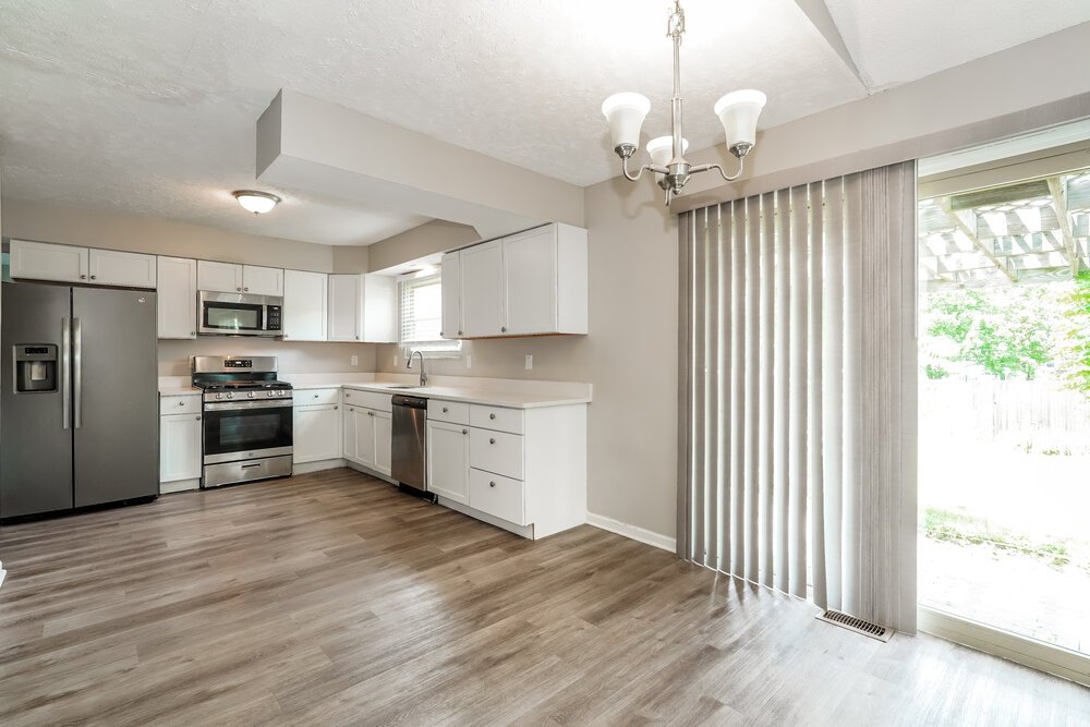 4-Bed Rental on 1127 Crestview St photo 8