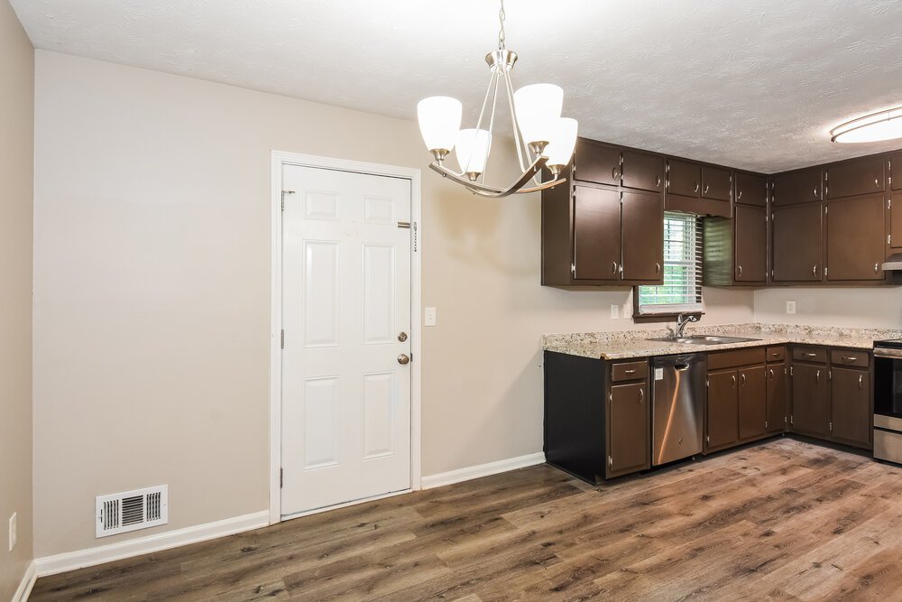 3-Bed Rental on 1471 Daniel Ln photo 8