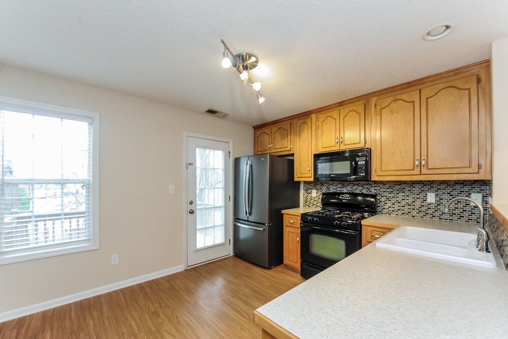 3-Bed Rental on 216 Mackenzie Ct photo 8