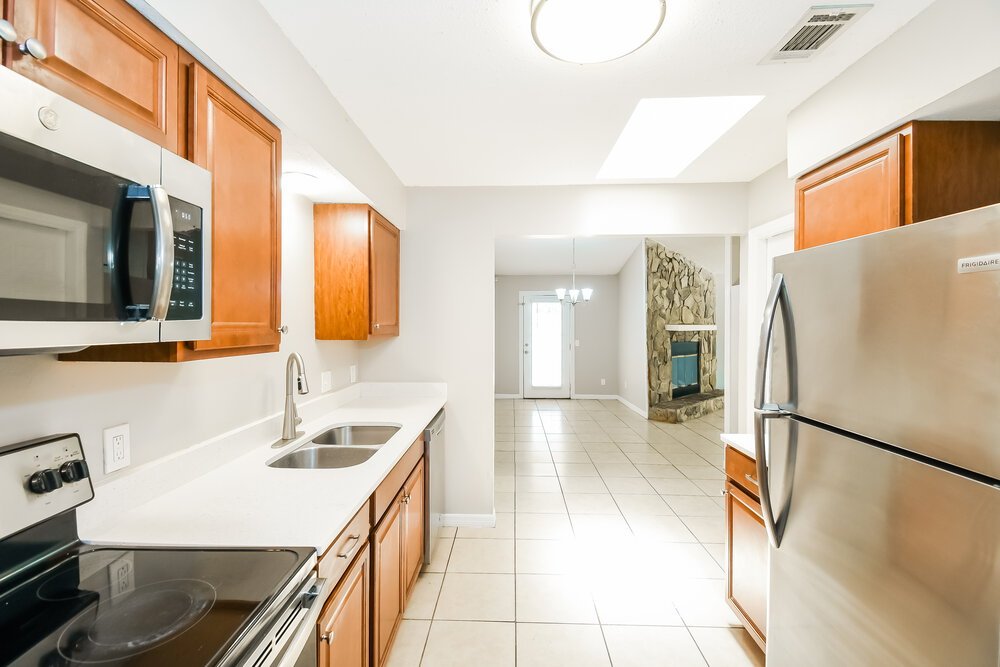 3-Bed Rental on 1834 Manitoba Ct photo 8