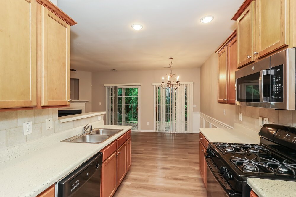 3-Bed Rental on 713 Celeste Ln photo 8