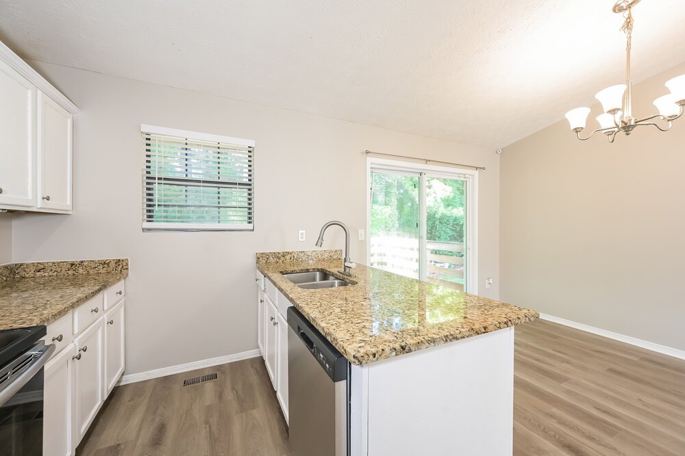 5-Bed Rental on 2068 Lown Farm photo 8