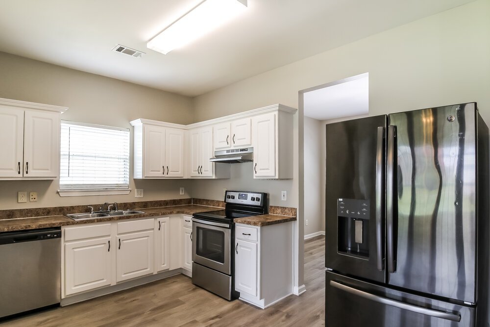 4-Bed Rental on 618 Brookwater Dr photo 8