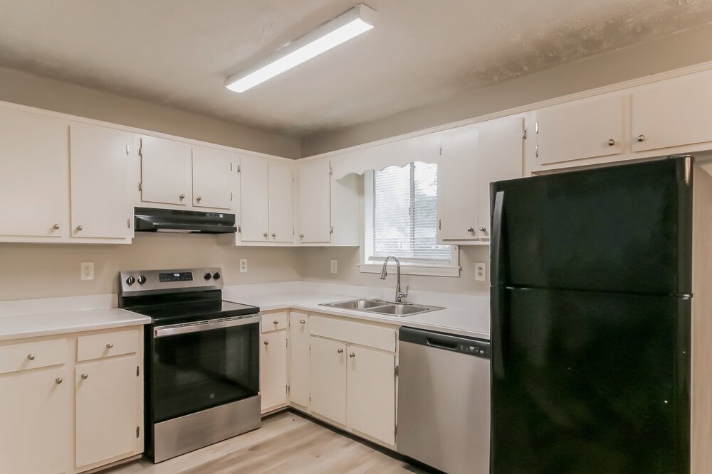 3-Bed Rental on 6183 Fieldcrest Dr photo 8