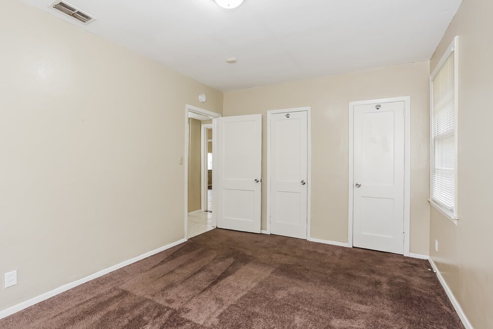 3-Bed Rental on 2025 Prospect St photo 8